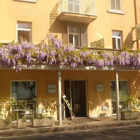 Hotel Belvedere Lovere Exterior foto